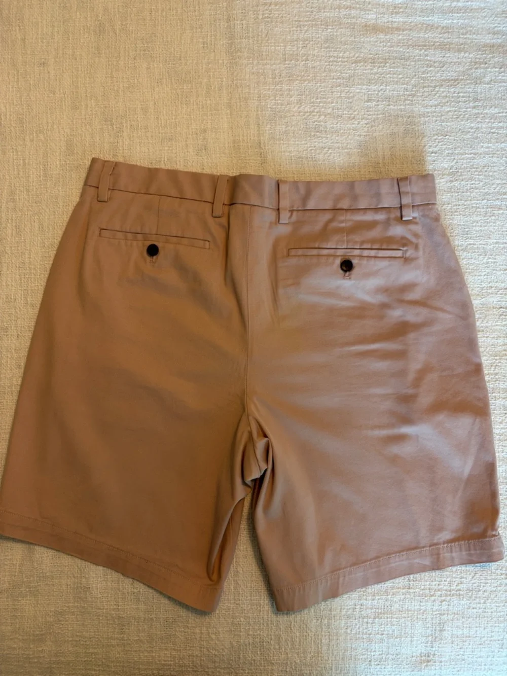 Two Banana Republic Aiden cut men’s shorts in Tan and Dusty Rose